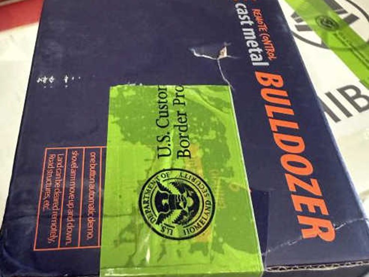 #123-•-die-cast-remote-control-bulldozer-image-2