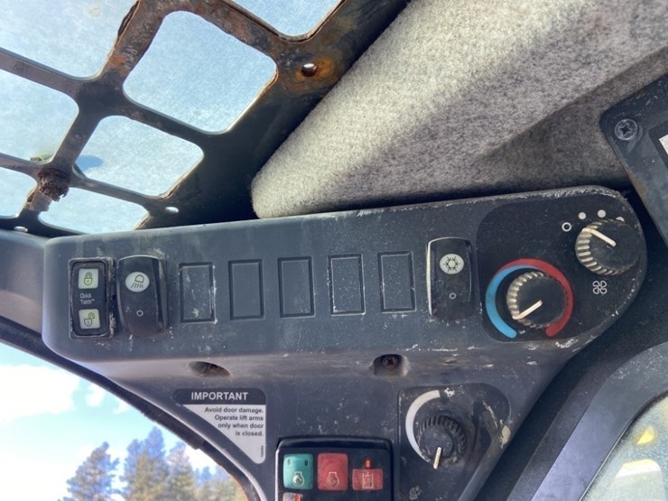 2023-deere-317g-image-26