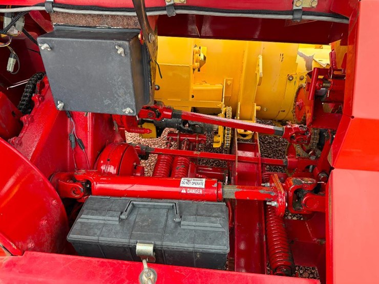 2009-new-holland-fp230-image-36