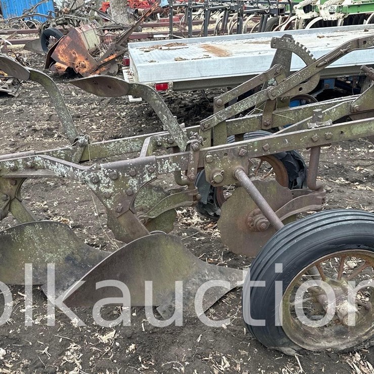2 BOTTOM PULL TYPE PLOW - 15"