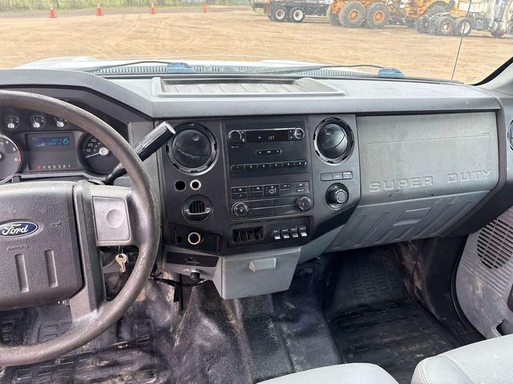 2001-ford-f450-image-14