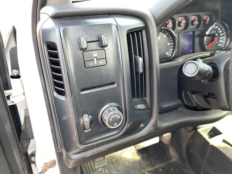 #1474-•-2014-chevy-silverado-pickup-truck-(has-mn-title)-image-44