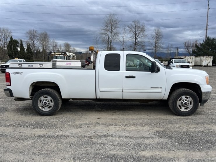 2012-gmc-2500-image-3