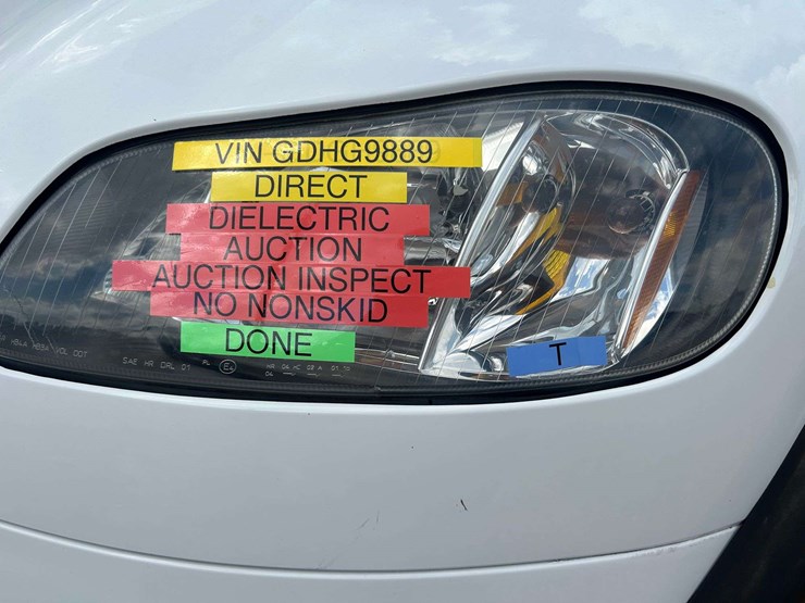 2016-freightliner-m2-106-image-66