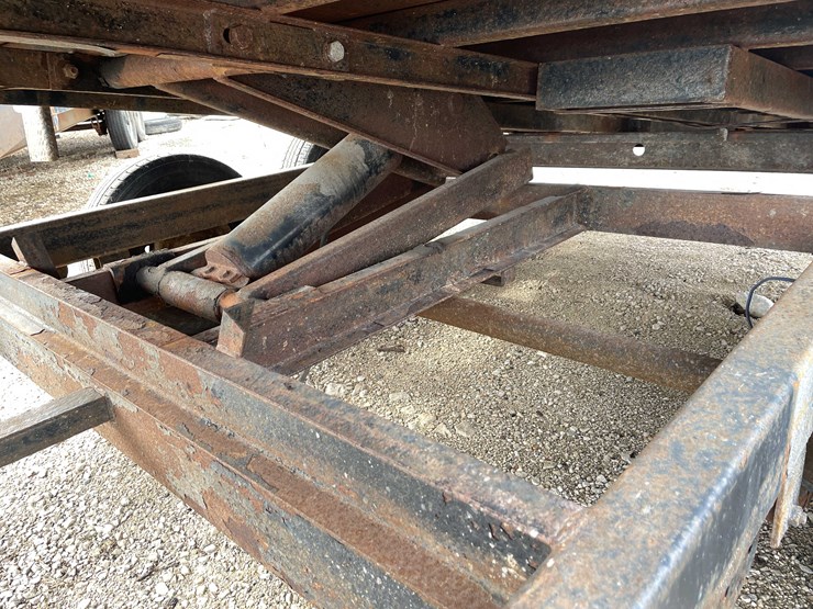 2020-axle-dump-trailer-image-35