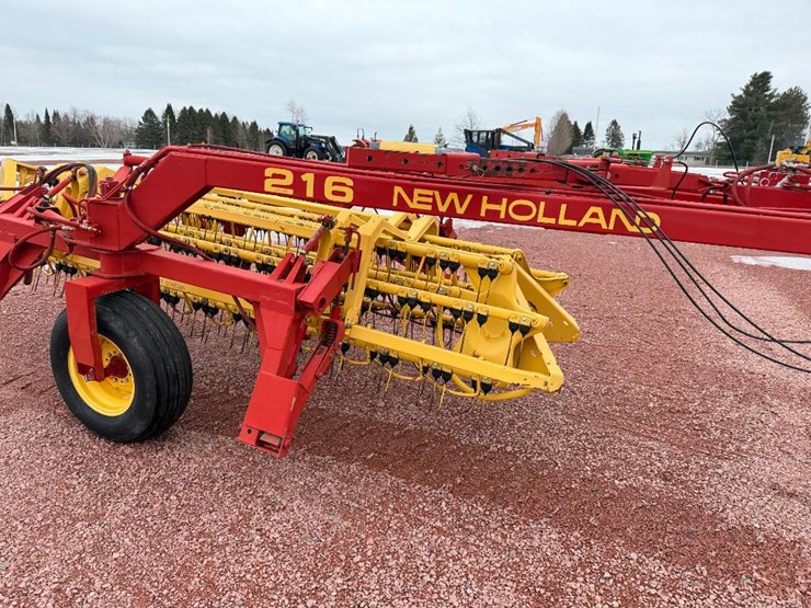 new-holland-216-image-14