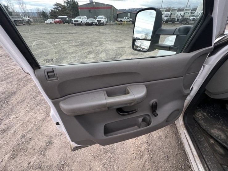 2008-gmc-sierra-3500-image-24