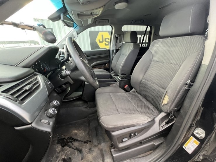 2018-chevrolet-tahoe-image-27