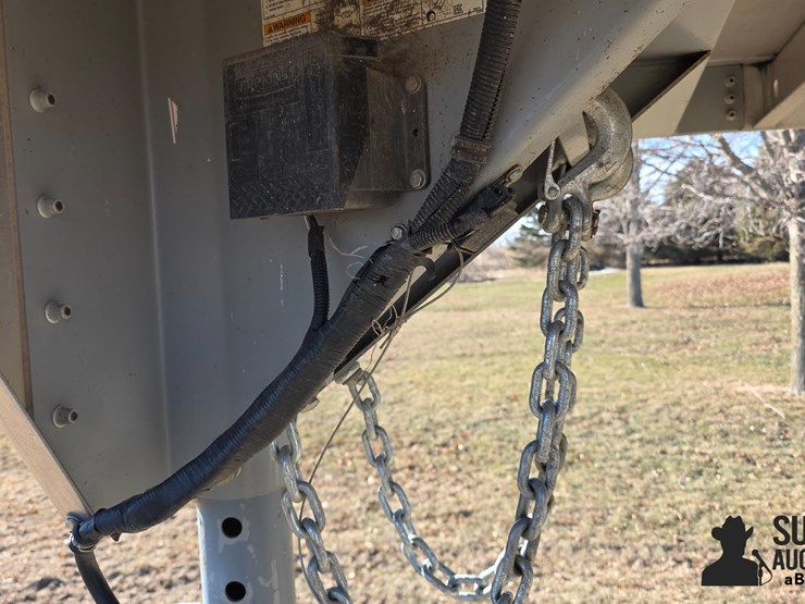 2022-eby-livestock-trailer-image-11