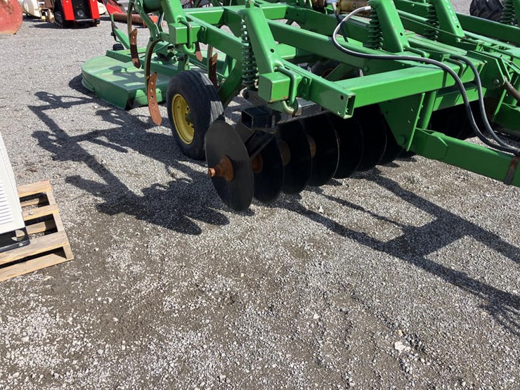 john-deere-710-image-2