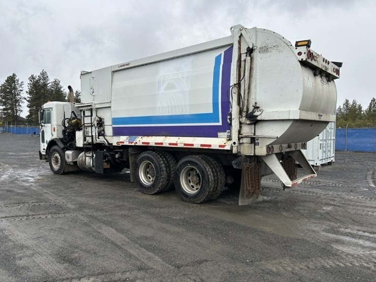 2014-peterbilt-320-image-3