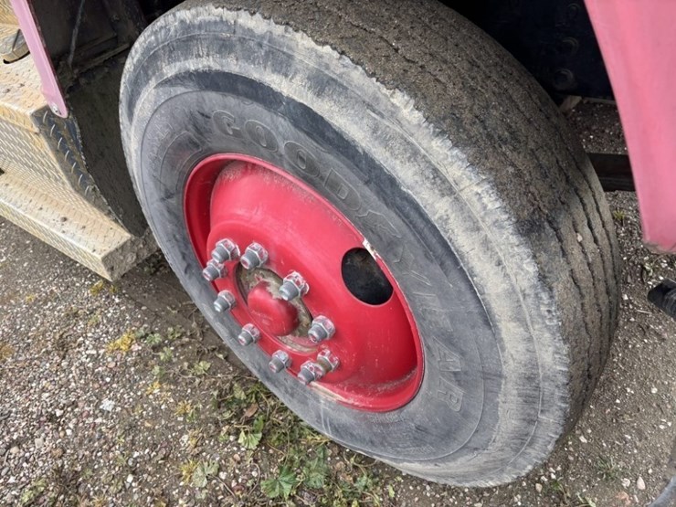 1991-ford-l8000-image-12