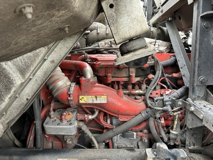 2014-peterbilt-320-image-54