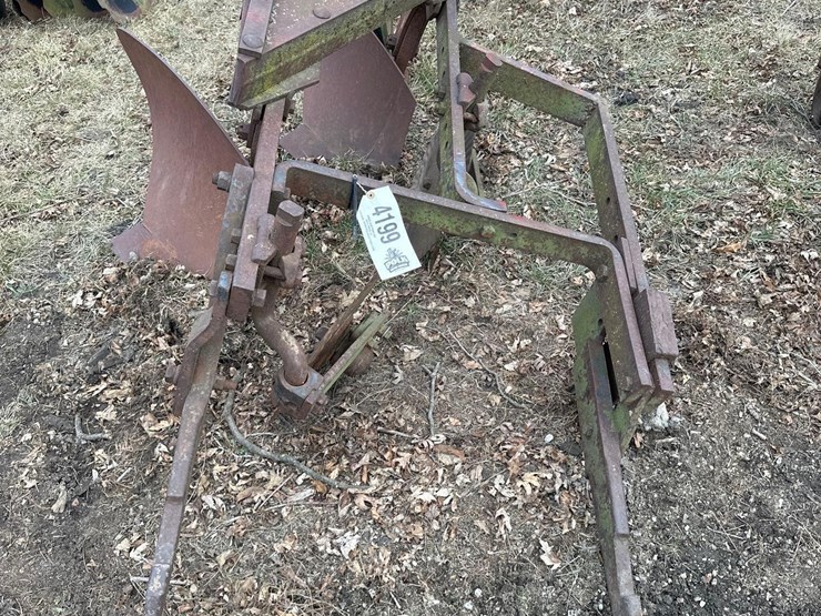 fast-hitch-2-bottom-plow---14"-(hess)-image-2