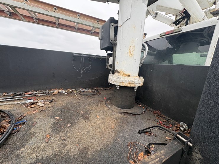 ford-f550-xl-image-12