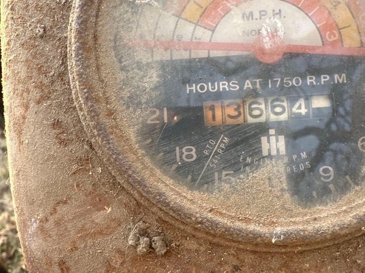 case-ih-350-image-14