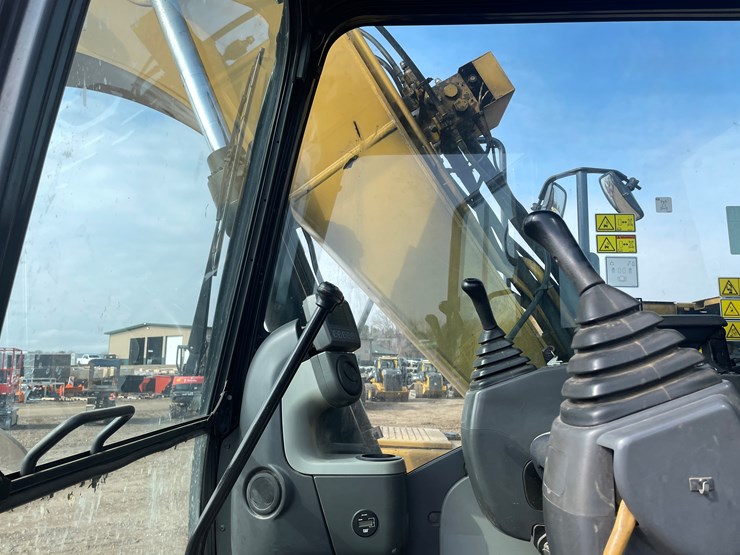 caterpillar-312f-image-44