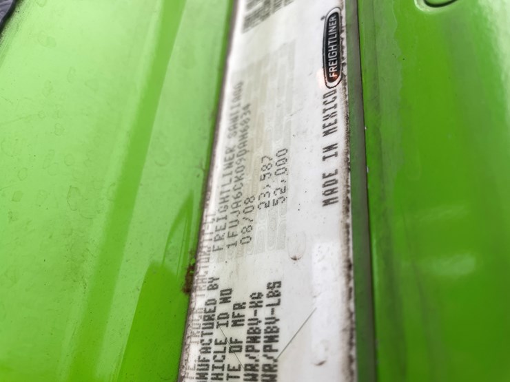 #1482-•-2009-freightliner-truck-tractor-(has-mn-title)-image-35