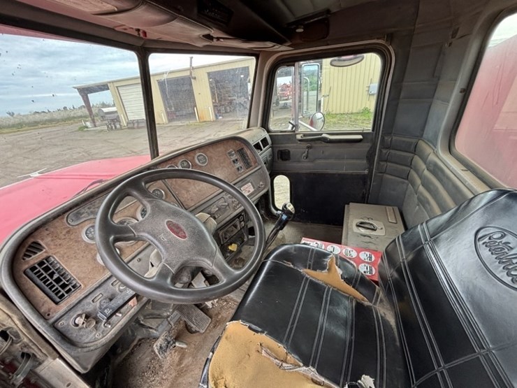 2001-peterbilt-357-image-31