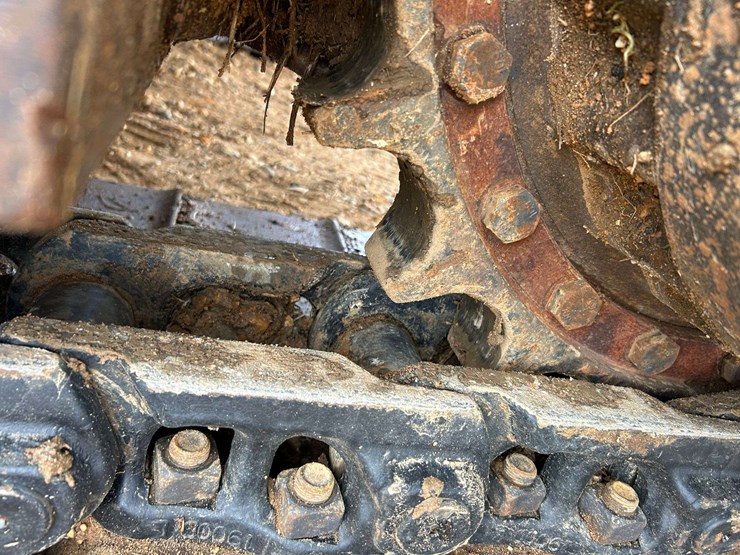 2015-komatsu-pc210-lc-10-image-29