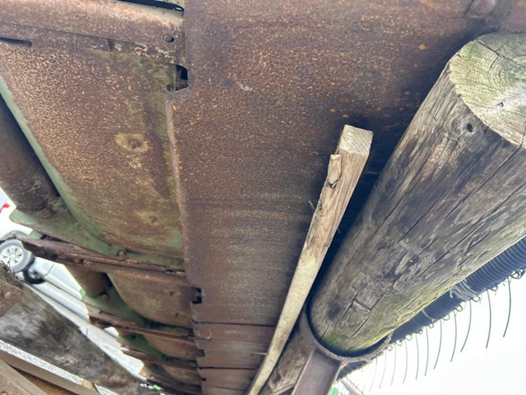 john-deere-220-image-18