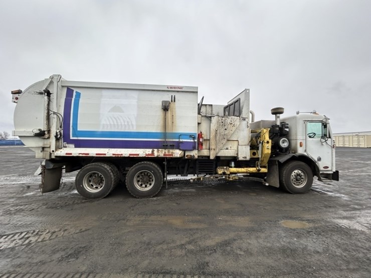 2014-peterbilt-320-image-6