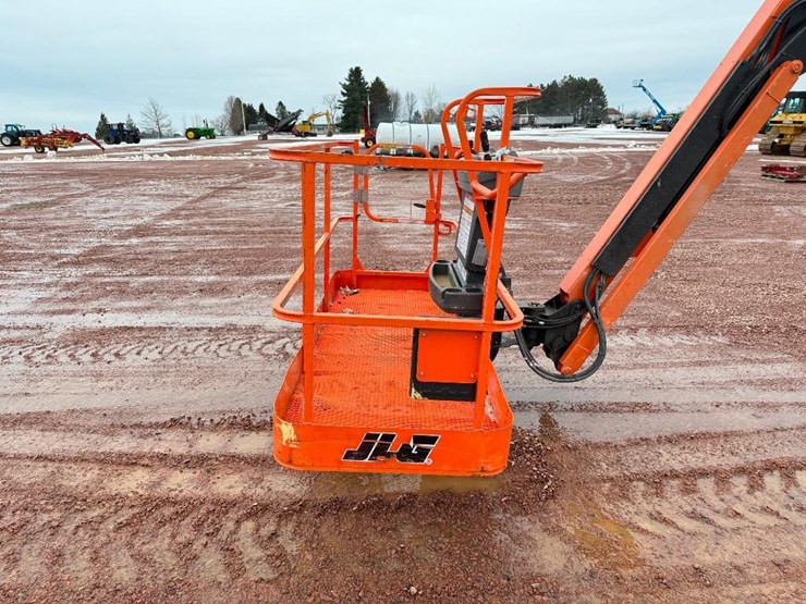 jlg-660sj-image-30