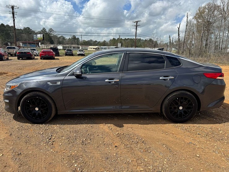 2018-kia-optima-fe-4-door-sedan---170,128-miles-image-8