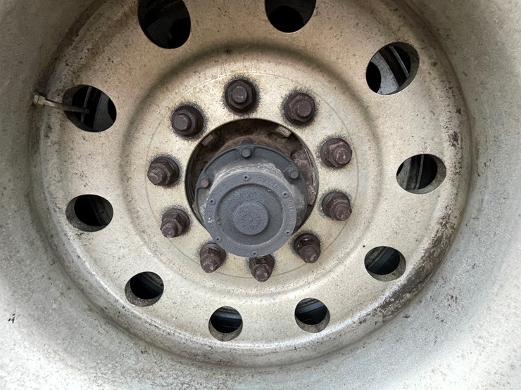 #1032-•-2011-timpte-inc.-grain-trailer-(has-mn-salvage-title)-image-35