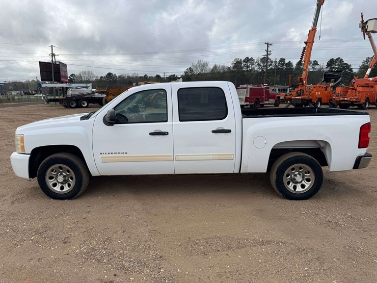 2011-chevrolet-silverado-1500-lt-image-8