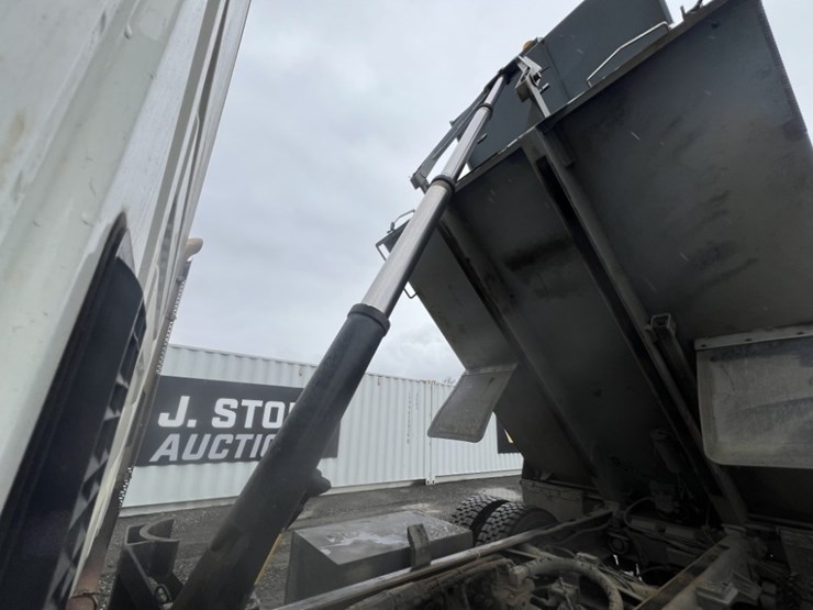 2013-international-7500-s/a-dump-truck-image-33