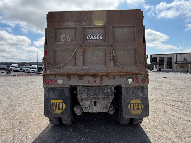 2004-peterbilt-379-image-5