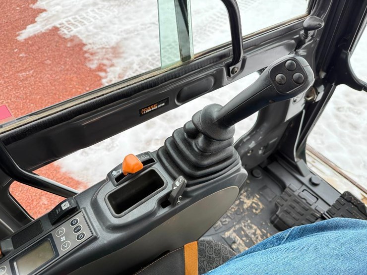 case-cx210d-image-67