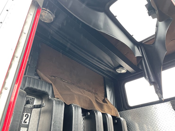 1991-peterbilt-377-image-31