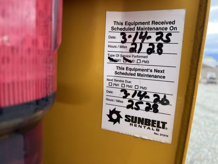 2021-deere-135g-image-22