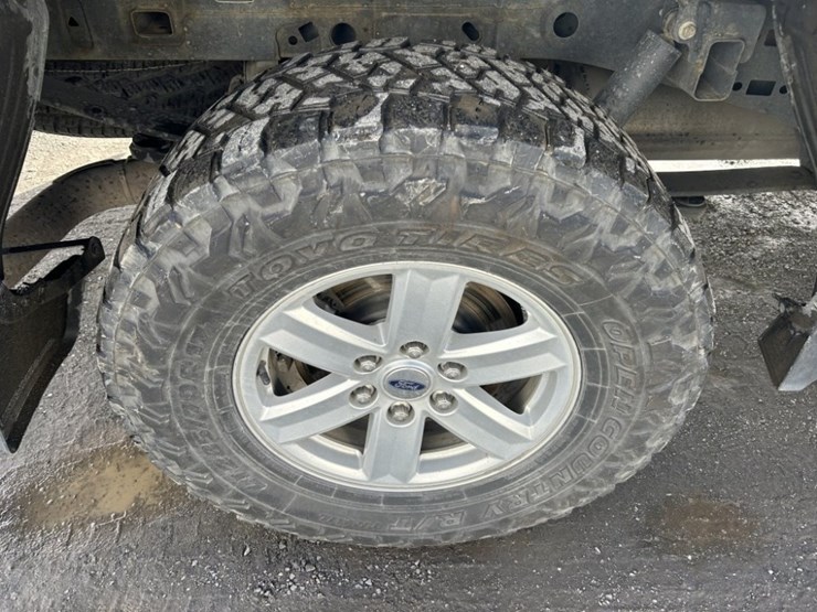 2021-ford-f150-xlt-image-35