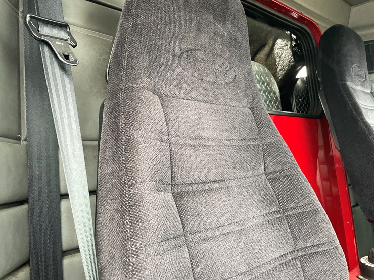 1991-peterbilt-377-image-63