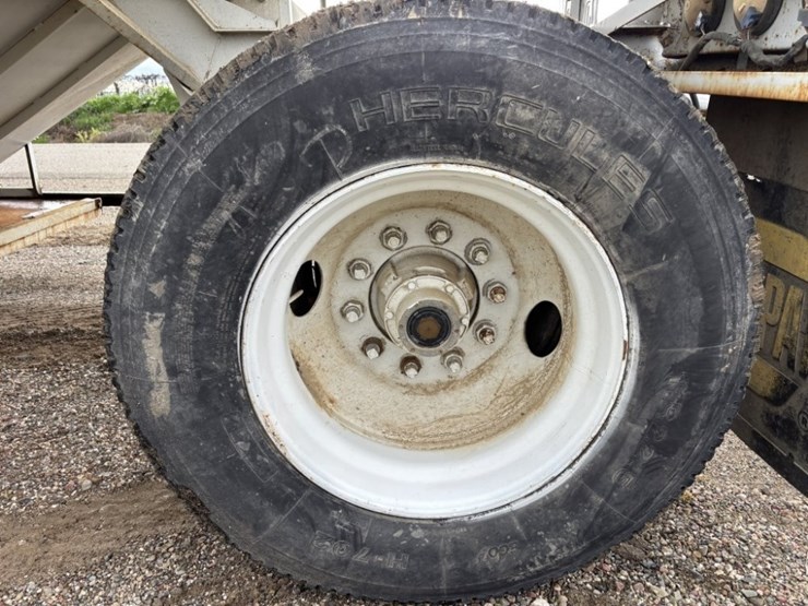 1974-titan-trailer-image-10