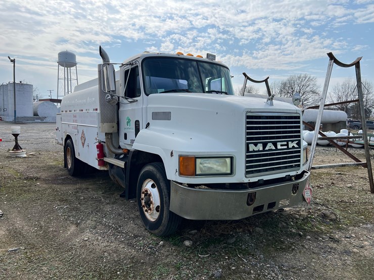 1999-mack-ch613-image-3