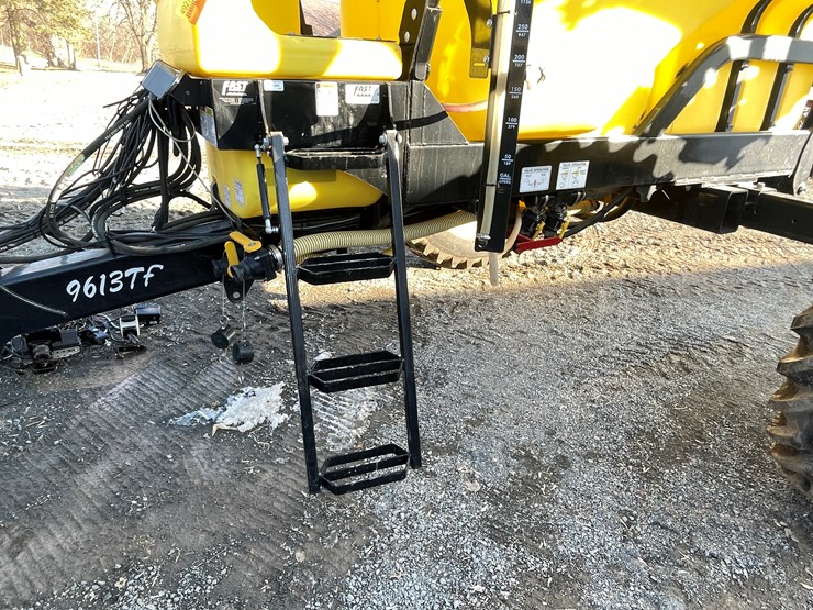 #106-•-fast-9613ft-pull-behind-sprayer-(one-owner)-image-17