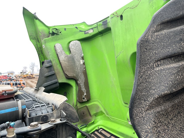 #1482-•-2009-freightliner-truck-tractor-(has-mn-title)-image-33