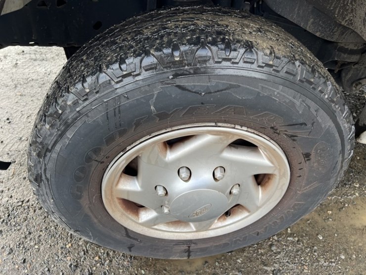 2012-ford-e350-image-16