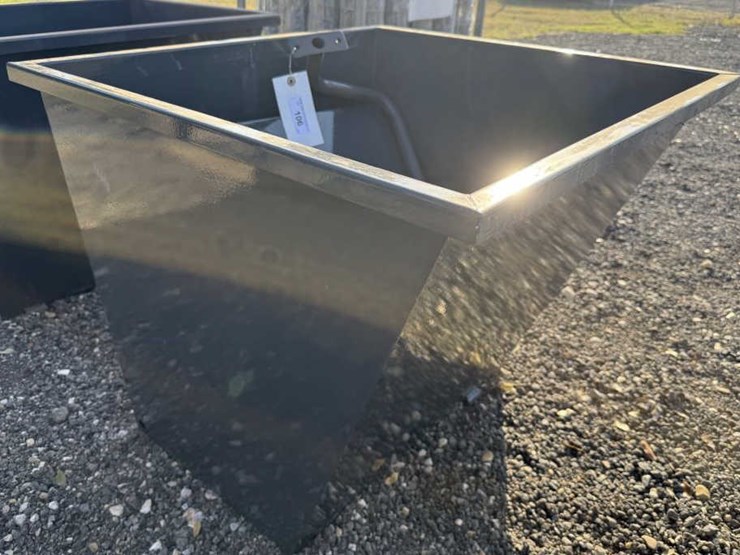 #106-•-mobile-self-loading-dumping-hoppers-image-1