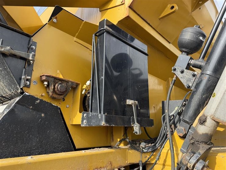 2005-john-deere-100-image-35