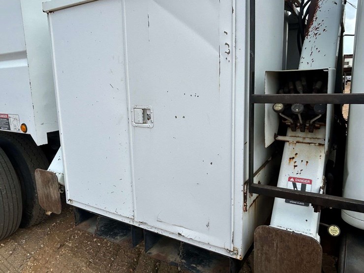 1999-international-4700-image-29