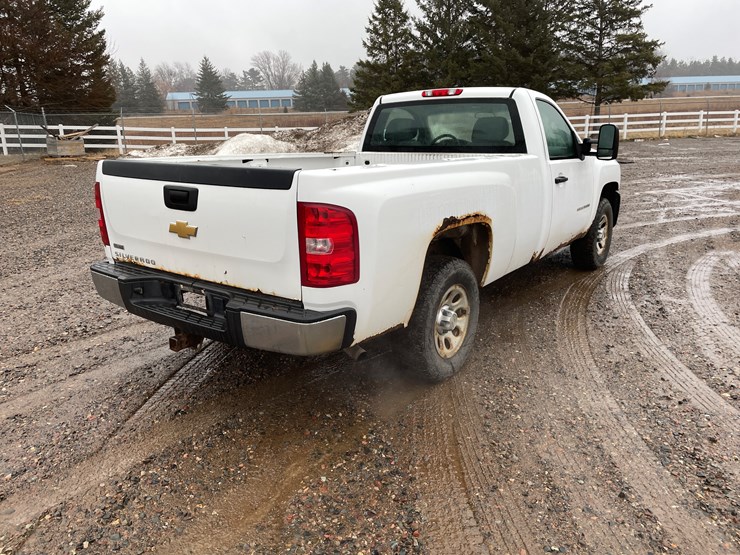 #1476-•-2012-chevy-silverado-pickup-truck-(has-mn-title)-image-3