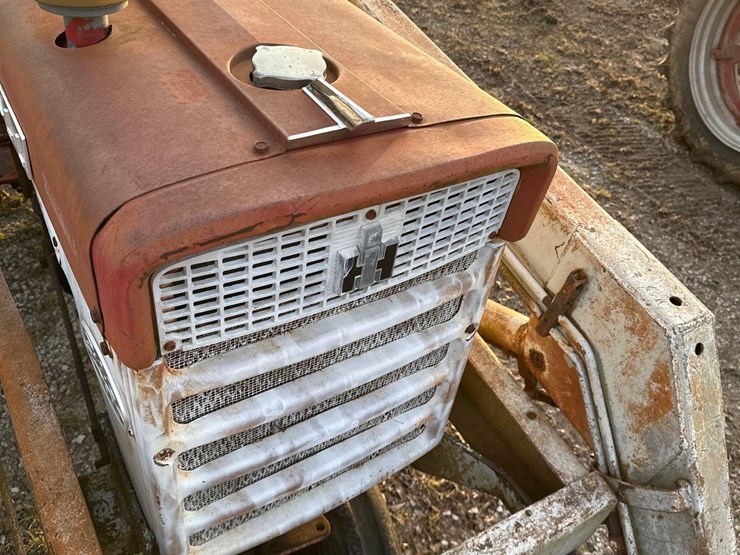 farmall-340-diesel-(sn#-7132)-(hess)-image-4