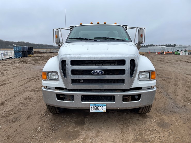 2012-ford-f650-image-8