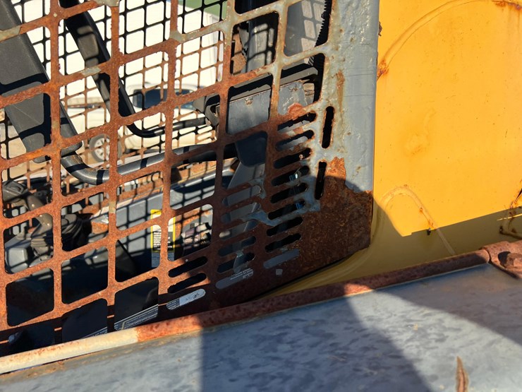 2012-deere-328e-image-46