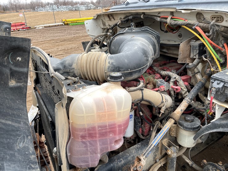 2012-ford-f650-image-10